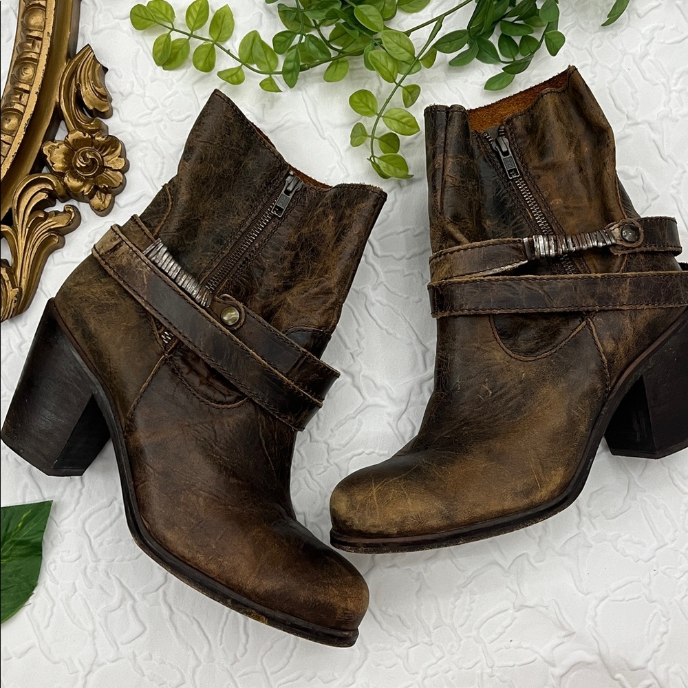 Corral Boots - Picture 2 of 10
